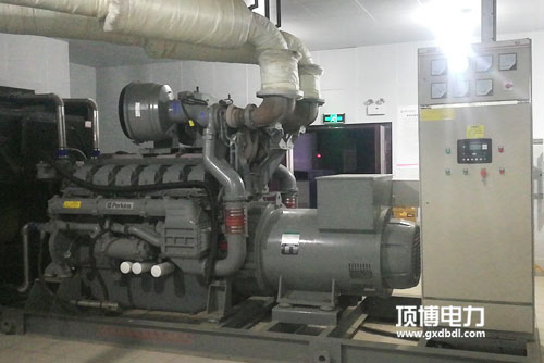 帕金斯250kw柴油發(fā)電機(jī)組